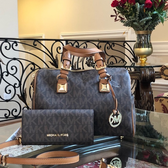 Michael Kors Handbags - 2pcs Michael Kors Grayson MD Chain Satchel&Wallet